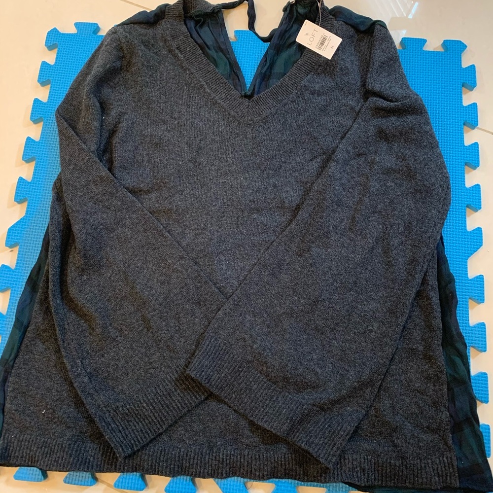 Loft gray bell sleeve sweater w/ plaid back Medium